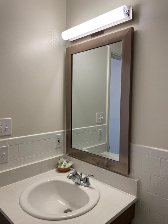 קינגס ביץ' Crown Motel מראה חיצוני תמונה